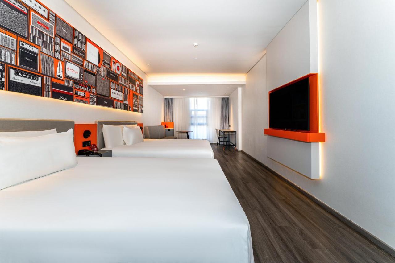 Ibis Styles Hotel - 260M From Guangji Street Subway Station Сиань Экстерьер фото