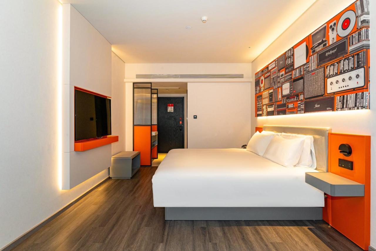 Ibis Styles Hotel - 260M From Guangji Street Subway Station Сиань Экстерьер фото