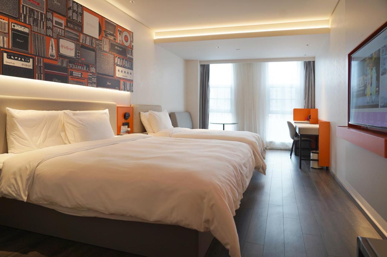 Ibis Styles Hotel - 260M From Guangji Street Subway Station Сиань Экстерьер фото
