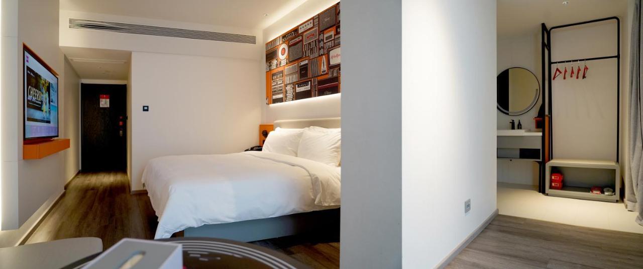 Ibis Styles Hotel - 260M From Guangji Street Subway Station Сиань Экстерьер фото