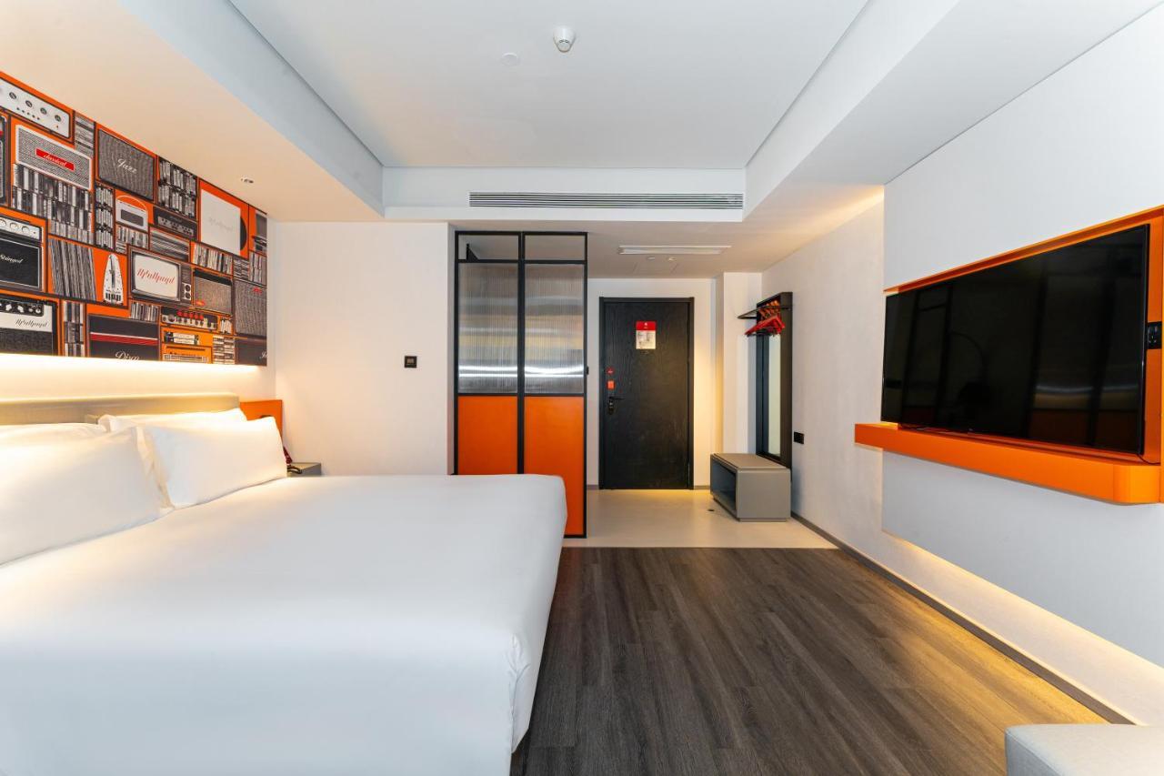 Ibis Styles Hotel - 260M From Guangji Street Subway Station Сиань Экстерьер фото